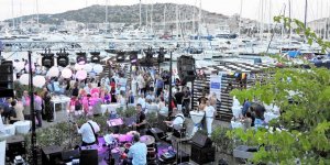 Çeşme Marina'dan 'Yaza Merhaba' partisi