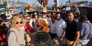 Aksona Mehmet’e coşkulu karşılama