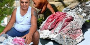 Denizde bulduğu cisme açıklama bekliyor