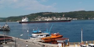 Dev tanker Çanakale Boğazı’nı kapattı