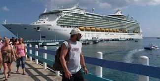 Alanya'ya sezonun ilk kruvaziyer gemisi geldi