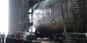 Kim 'yeni denizaltı'yı inceledi