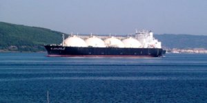 Dev tanker Çanakkale Boğazı'nı kapattı