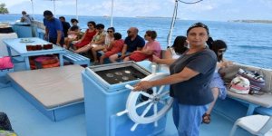 Hem dalgalarla hem hayatla mücadele ediyor