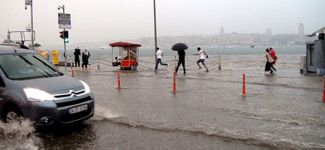 Üsküdar'da, kara ile deniz yine birleşti