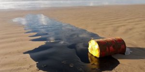 Brezilya kıyıları petrole bulandı