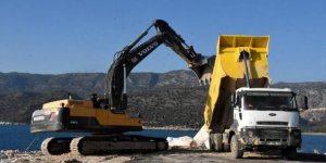 Çayağzı Yat Limanı'nda onarım başladı