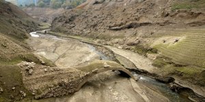 Su seviyesi düştü eski köprü çıktı