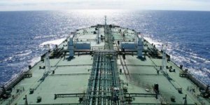 Korsanlar Nijerya’da petrol tankerini kaçırdı