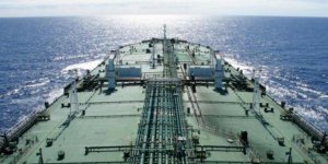 Korsanlar Nijerya’da petrol tankerini kaçırdı