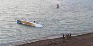 Van Gölü'nde göçmen taşıyan tekne battı