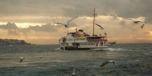 Fırtına, Gökçeada’da feribot seferlerini iptal ettirdi