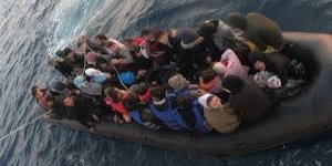 Lastik botla kaçmaya çalıştılar sahil güvenliğe takıldılar