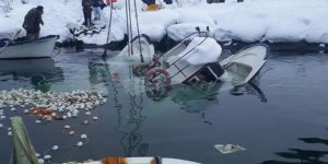 Tekneler karın ağırlığını kaldıramadı, battı