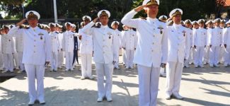 Deniz Harp Okulu öğrencileri Sinop Limanı'nda