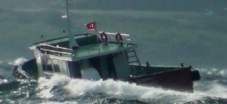 Bandırma'da şiddetli lodos kaptana zor anlar yaşattı