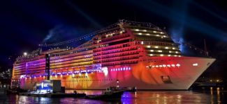 Yüzen dev "Magnifica"