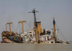 K. Kore'ye pirinç taşıyan gemi battı