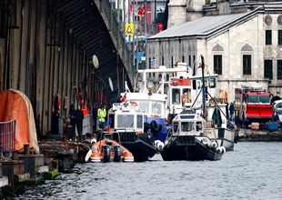 Araçtaki cesetlerden biri çıkarıldı