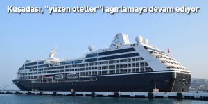 Kuşadası, "yüzen oteller"i ağırlamaya devam ediyor