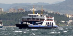 Bozcaada feribot seferlerine fırtına engeli