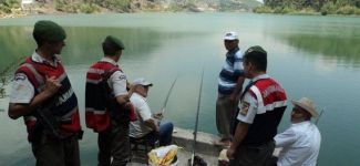 Yasak malzemelerle balık tutana ceza