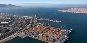 İzmir Limanı'nda Yılın İlk 11 Ayında 8,5 milyon Ton Yük Elleçleme Yapıldı