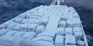 Deniz Suyu Gemiye Sıçradı Hepsi Dondu