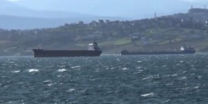 Karadeniz'de Fırtına: Gemiler Doğal Limana Sığındı