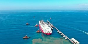 İlk Türk Bayraklı FSRU Gemisi