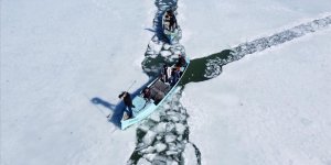 Beyşehir Gölü'nde Buzlar Çözülmeye Başlayınca Balıkçıların Mesaisi Başladı