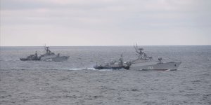 Ukrayna, Karadeniz’de Rus Savaş Gemisinin Etkisiz Hale Getirildiğini İddia Etti