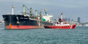 Yük gemisi Haydarpaşa Limanı'nda karaya oturdu