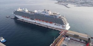 Kuşadası Ege Port Limanı'na 2 bin 460 Yolculu Kruvaziyer Demirledi