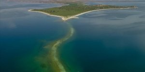 Van Gölü'ndeki Çekilme Sonrası Çarpanak Adası'na Giden Antik Yolun Büyük Bölümü Ortaya Çıktı
