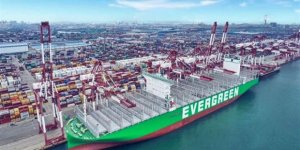 Dünyanın En Büyük Konteyner Gemisi Evergreen, İlk Yolculuğuna Başlıyor