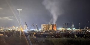 Lübnan'da Büyük Liman Patlamasının Sembolü Silo, Yangın Nedeniyle Yıkılma Riski Taşıyor