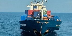 İstanbul Boğazı Çıkışında Arızalanan Kargo Gemisi Emniyetle Demirletildi