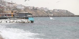 Marmara Denizi'nde Lodos Etkisini Sürdürüyor