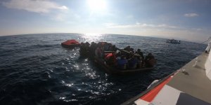 İzmir ve Aydın Açıklarında 85 Göçmen Kurtarıldı