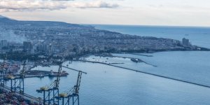 İskenderun'da Depremin Ardından Deniz Seviyesi Yükseldi