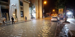 İskenderun'da Lodosta Yükselen Deniz Suyu Çekilmeye Başladı