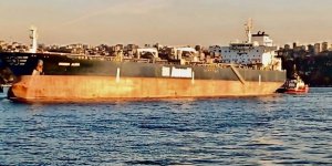 İstanbul Boğazı’nda Arızalanan Tanker Kurtarıldı