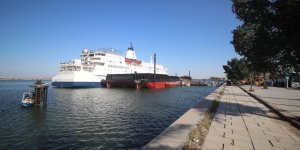 Yüzen kütüphane "Logos Hope" Basra'da