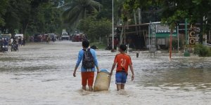 Filipinler’de Mawar Tayfunu Nedeniyle Binlerce Kişi Tahliye Edildi