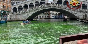 Büyük Kanal Yeşil Renge Büründü