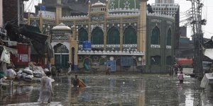 Fırtına Sebebiyle Pakistan ve Hindistan'da Tahliye Başladı