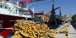 Sinop'ta Balıkçılar Ağlarını Karadeniz'e Bırakmak İçin Gün Sayıyor