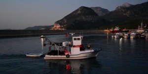 Akdenizli Balıkçılar "Vira Bismillah" Diyerek Denize Açıldı