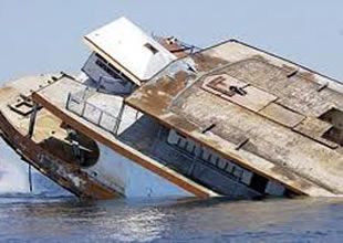 Çin'de 8 balıkçı teknesi alabora oldu